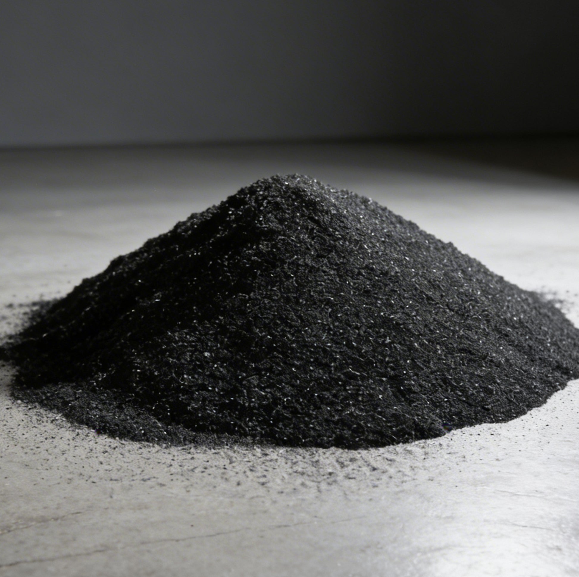 Industrial Grade Silicon Carbide Sandblasting Media - 100 Grit Coarseness for effective rust removal and paint stripping on hard surfaces.