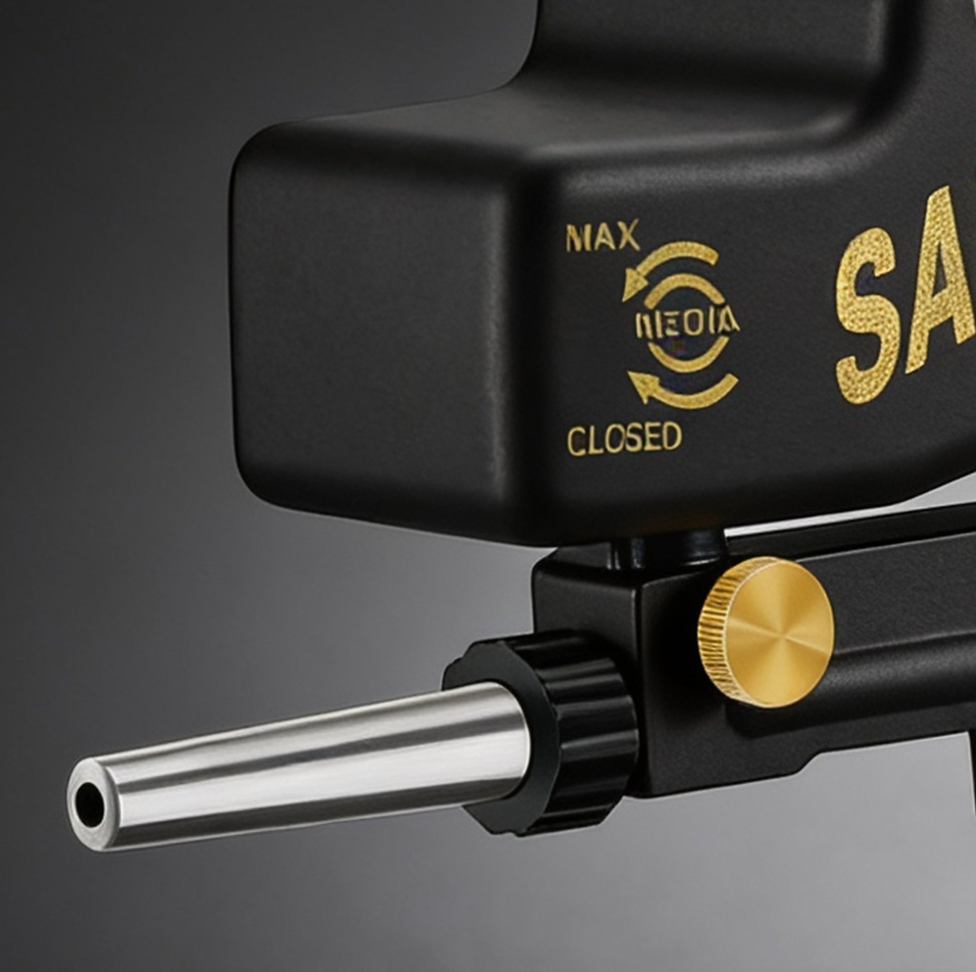 Professional Sandblaster Kit - 150 PSI Multi-Media with Control Valve, LE LEMATEC AS118 handheld sandblaster gun features.